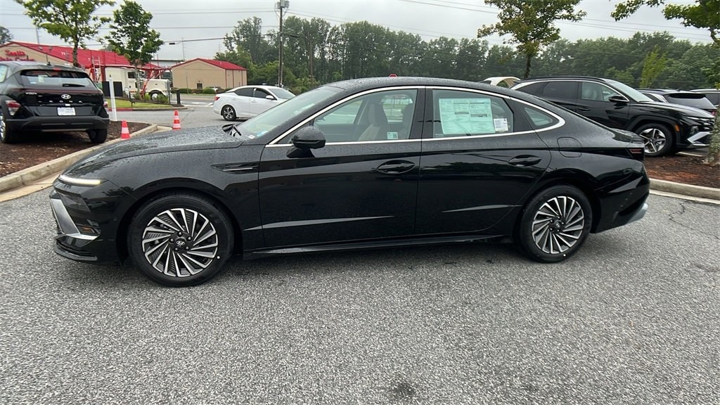 New 2025 Hyundai Sonata Hybrid Limited Sedan