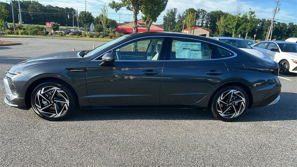 New 2025 Hyundai Sonata SEL Convenience Sedan
