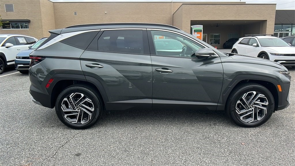 New 2025 Hyundai Tucson Hybrid Limited SUV
