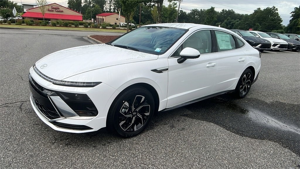 New 2025 Hyundai Sonata SEL Sedan