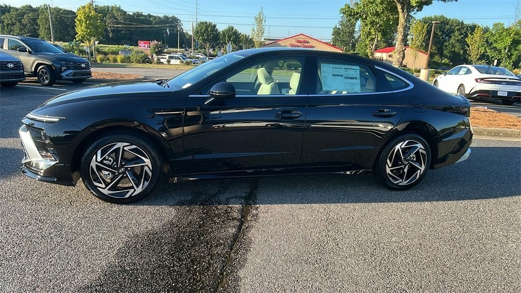 New 2025 Hyundai Sonata SEL Convenience Sedan