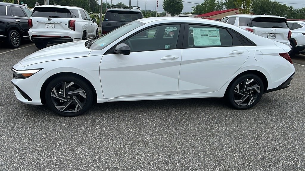 New 2025 Hyundai Elantra Hybrid SEL Sport Sedan