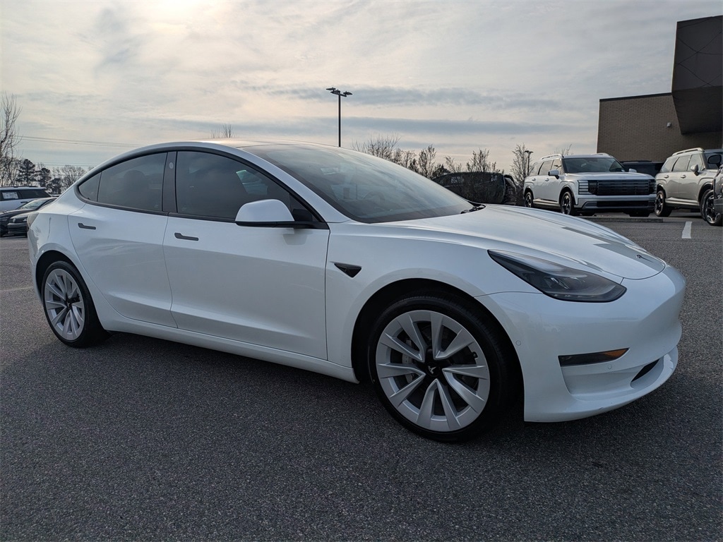 2022 Tesla Model 3 Base's photo