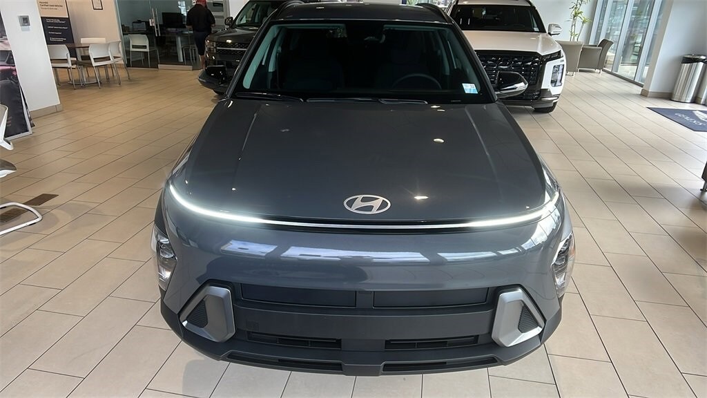 2026 Hyundai Kona SEL photo 2