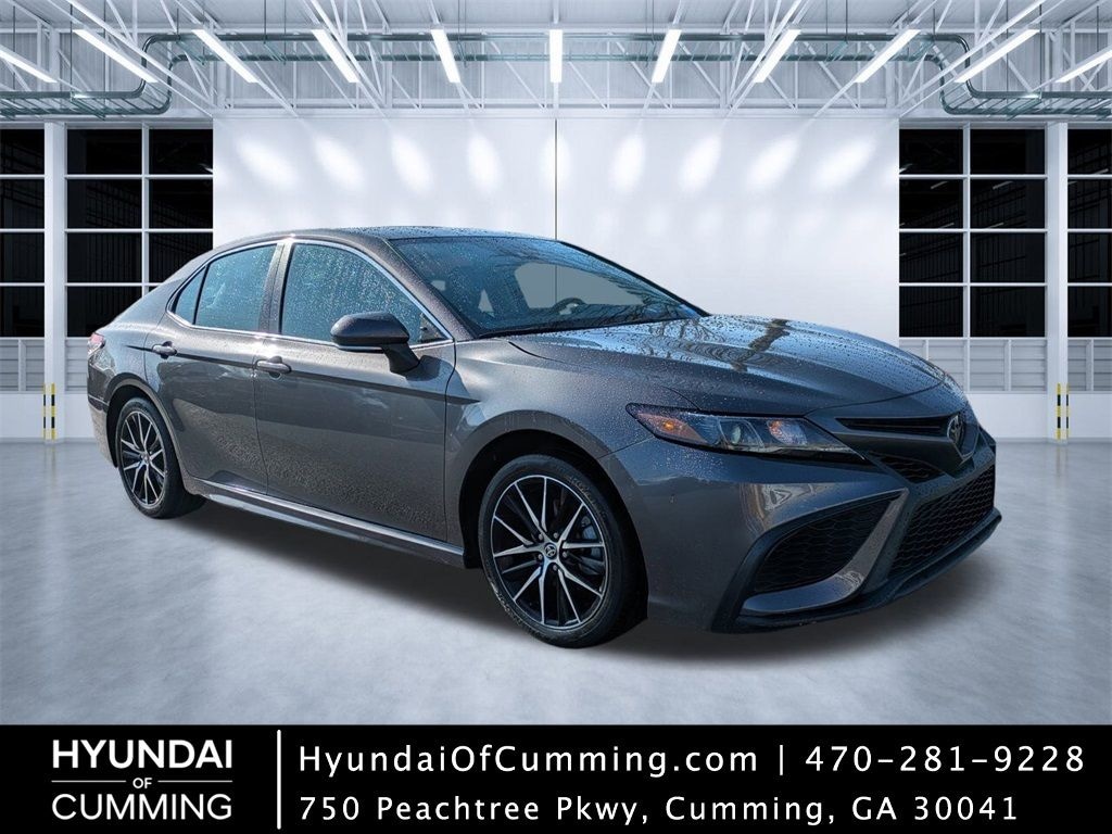 Used 2023 Toyota Camry SE Sedan