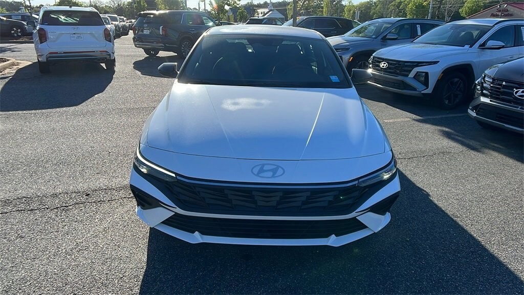 2025 Hyundai Elantra Hybrid SEL Sport photo 2