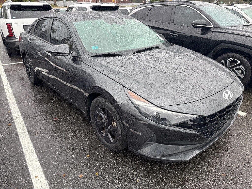 Used 2022 Hyundai Elantra SEL Sedan