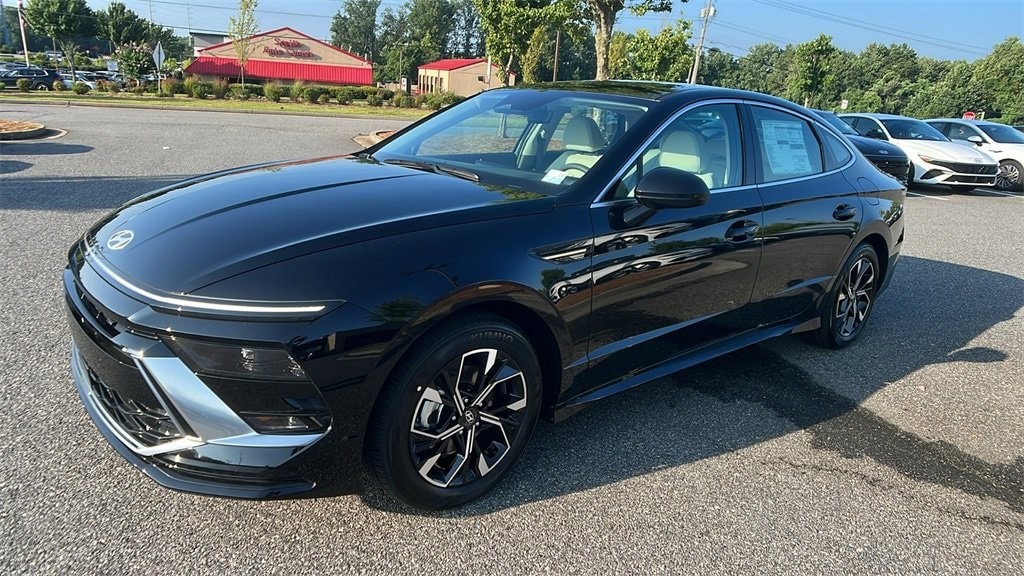 New 2025 Hyundai Sonata SEL Sedan