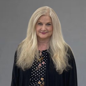 Staff member Laura Gagnon from ID_0d5358