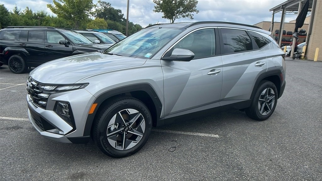 New 2025 Hyundai Tucson Hybrid SEL Convenience SUV