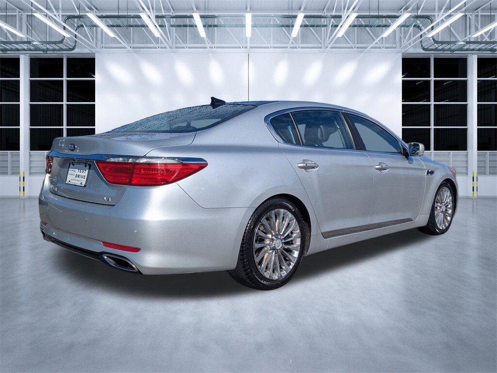 2017 Kia K900 V8 Luxury photo 2