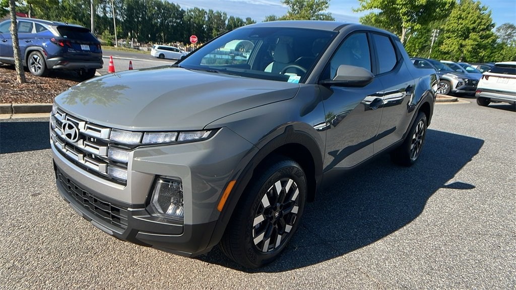 New 2025 Hyundai Santa Cruz SE Truck Crew Cab