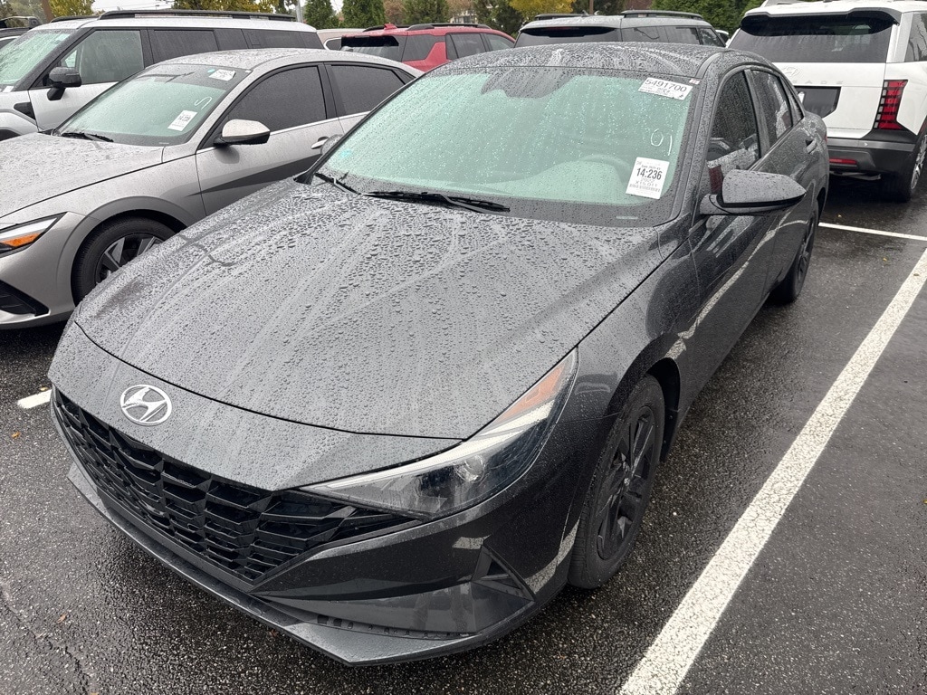 Used 2022 Hyundai Elantra SEL Sedan