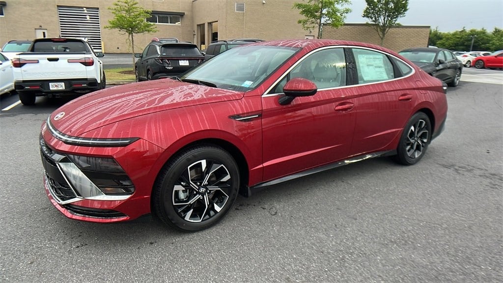 New 2025 Hyundai Sonata SEL Sedan
