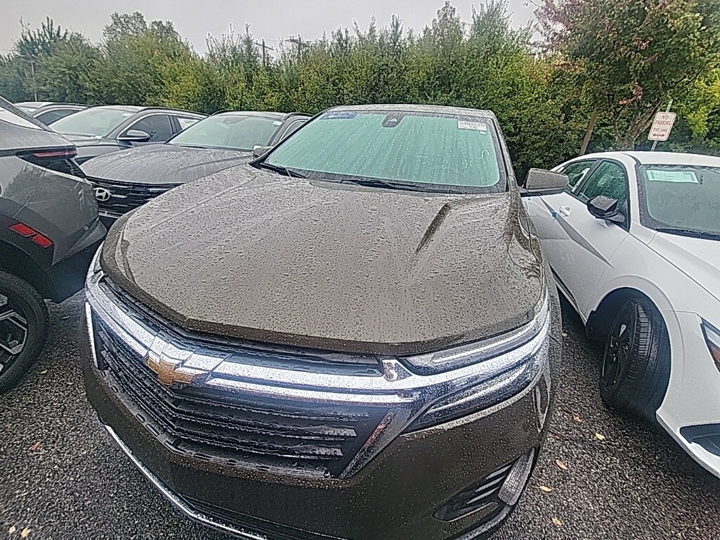 2023 Chevrolet Equinox LT photo 2