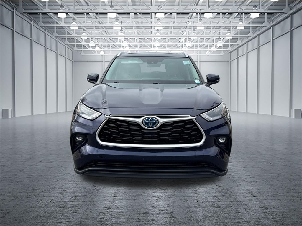 Used 2022 Toyota Highlander Hybrid XLE SUV