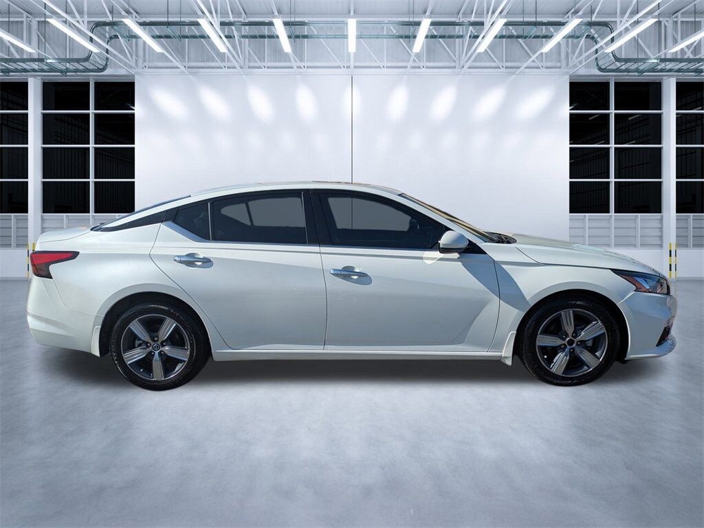 Used 2022 Nissan Altima 2.5 SL Sedan