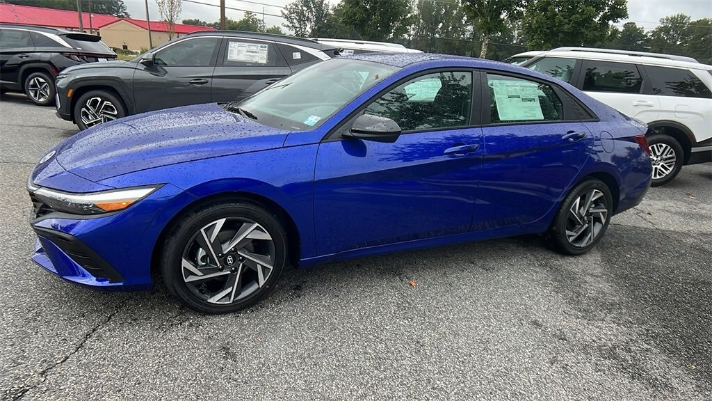 New 2025 Hyundai Elantra SEL Sport Sedan
