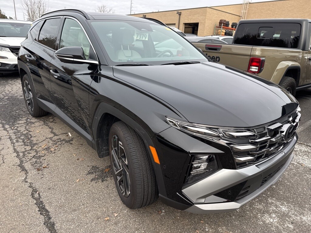 2025 Hyundai Tucson Limited photo 3