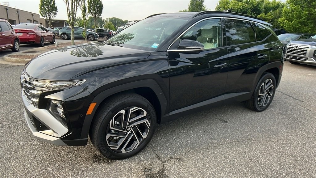 New 2025 Hyundai Tucson Hybrid Limited SUV