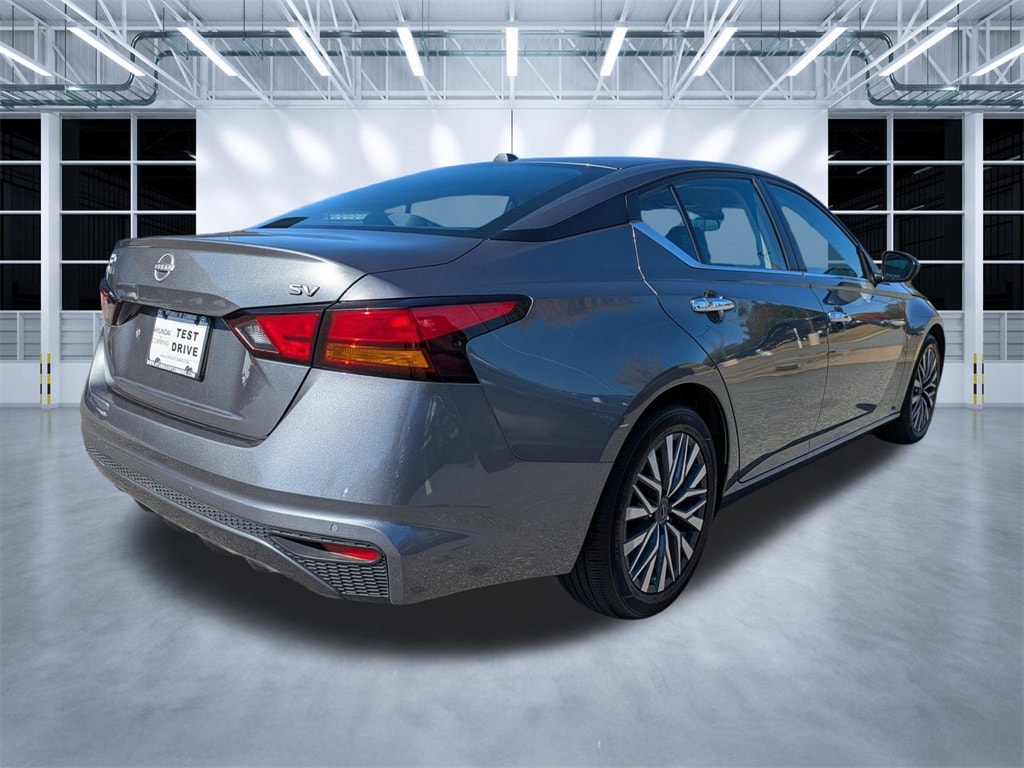 Used 2023 Nissan Altima 2.5 SV Sedan