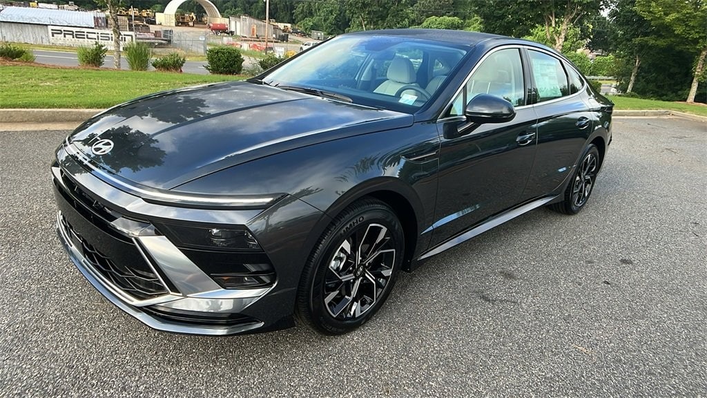New 2025 Hyundai Sonata SEL Sedan