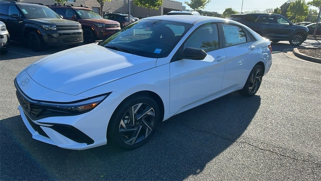 New 2025 Hyundai Elantra Hybrid SEL Sport Sedan