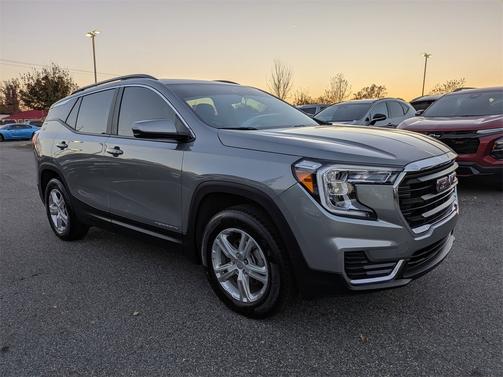 2023 GMC Terrain SLE's photo