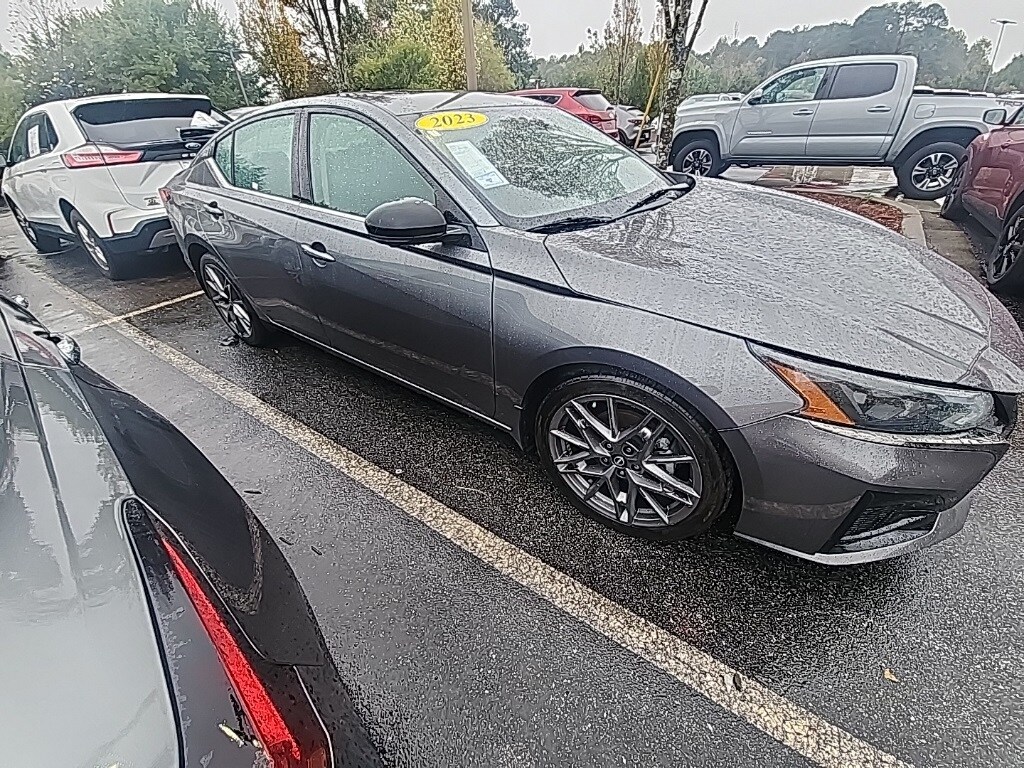 Used 2023 Nissan Altima SR VC-Turbo Sedan