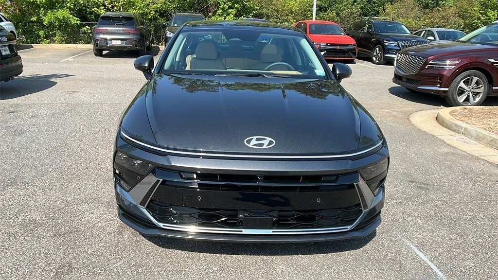 2025 Hyundai Sonata Hybrid Limited photo 2