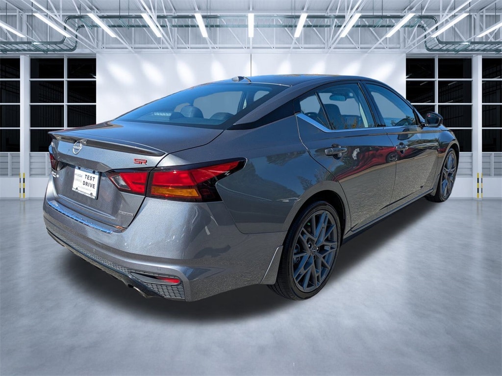 Used 2023 Nissan Altima SR VC-Turbo Sedan