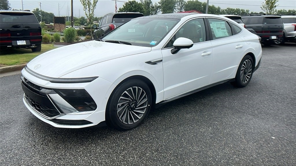New 2025 Hyundai Sonata Hybrid Limited Sedan