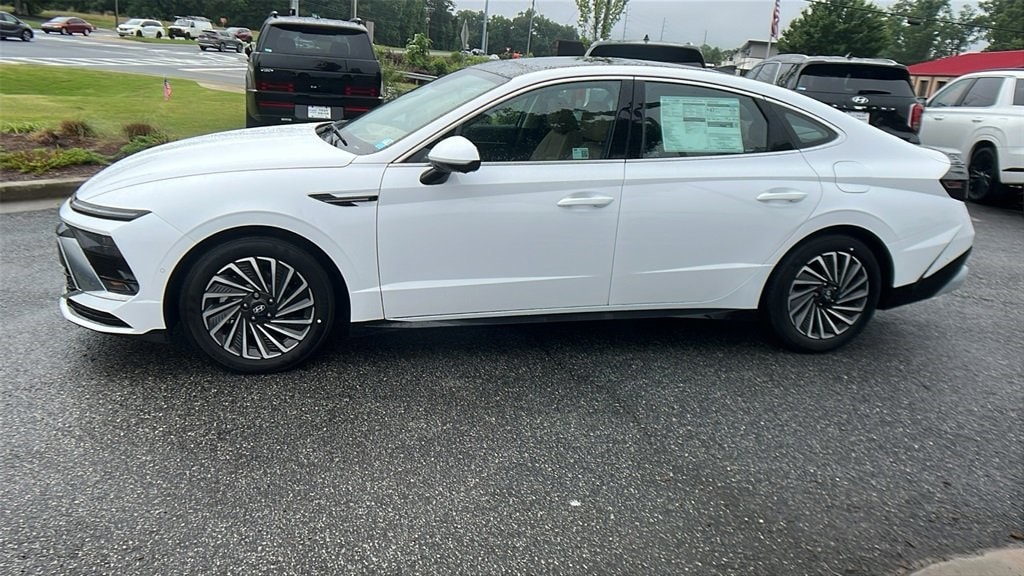 New 2025 Hyundai Sonata Hybrid Limited Sedan