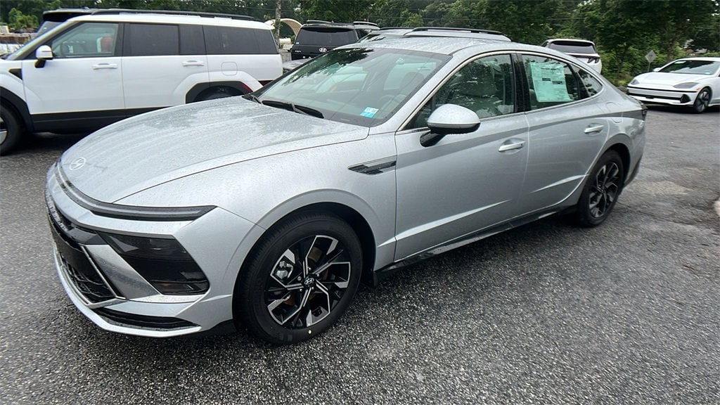 New 2025 Hyundai Sonata SEL Sedan