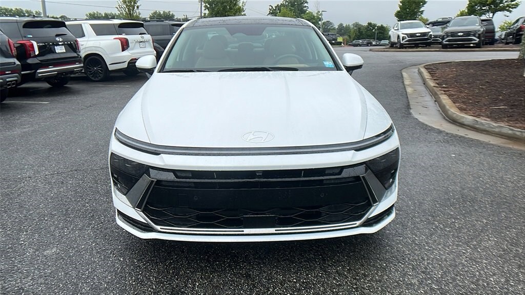 2025 Hyundai Sonata Hybrid Limited photo 2