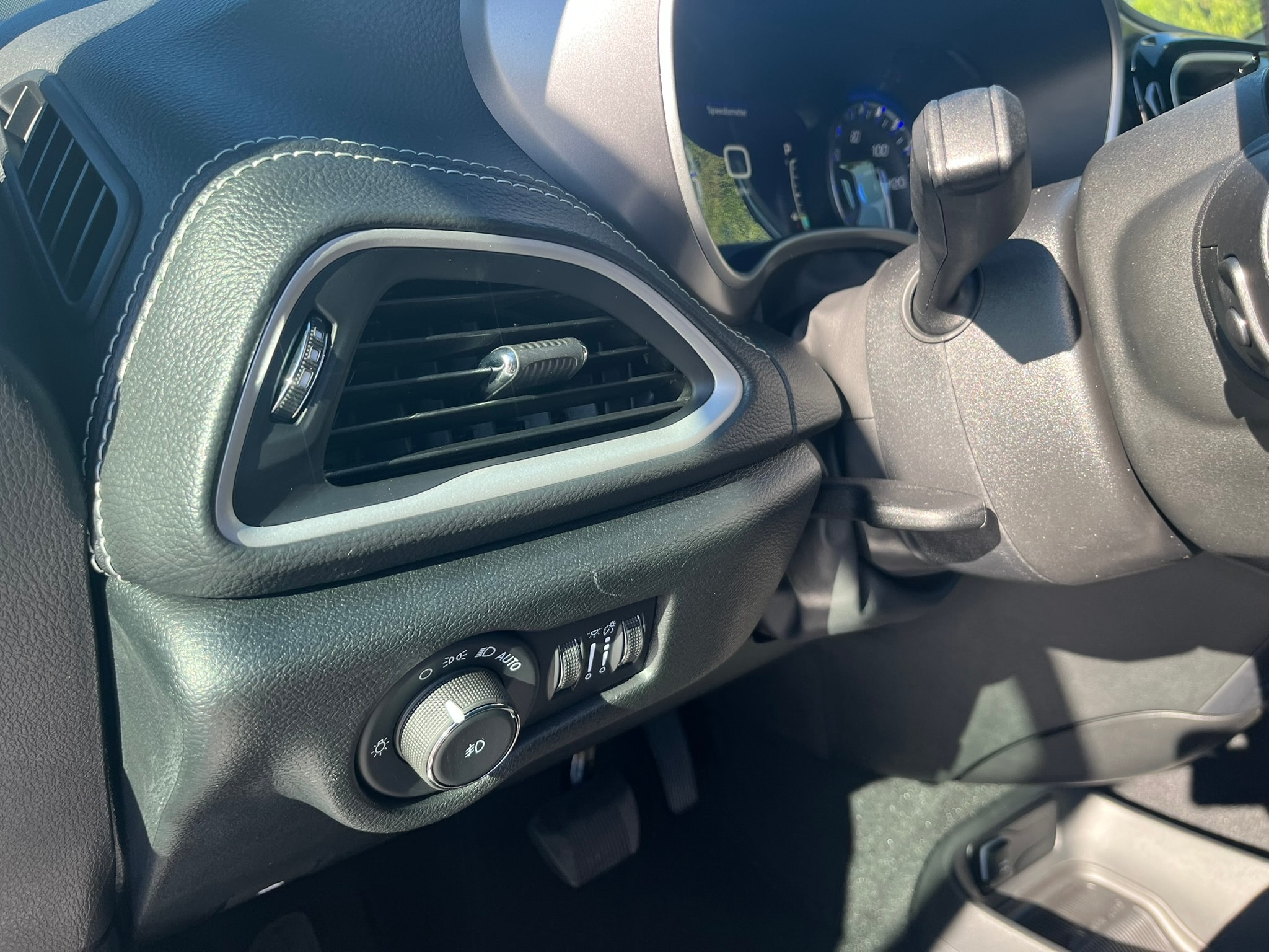 2026 Chrysler Pacifica Select - Photo 15