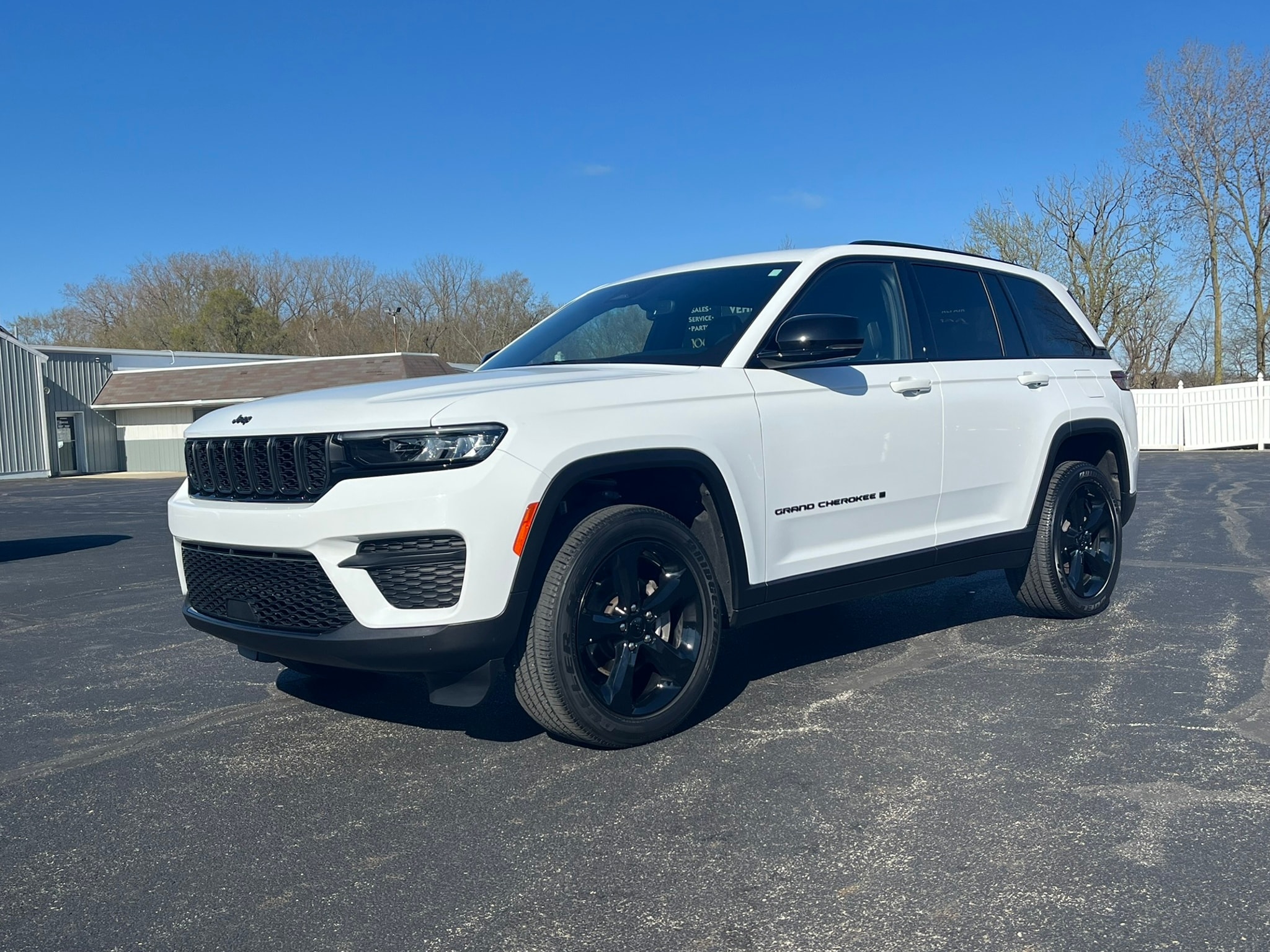 Used 2022 Jeep Grand Cherokee Altitude with VIN 1C4RJHAG4N8588993 for sale in Fort Loramie, OH