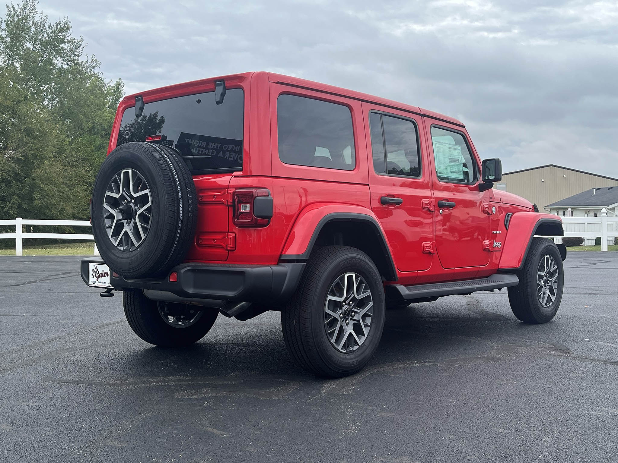 2024 Jeep Wrangler Sahara photo 3