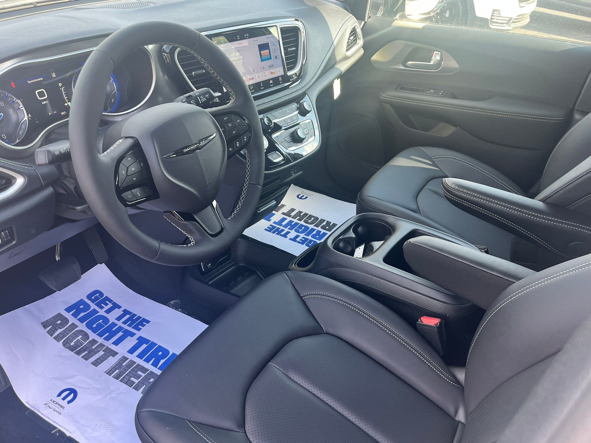 2026 Chrysler Pacifica Select - Photo 12