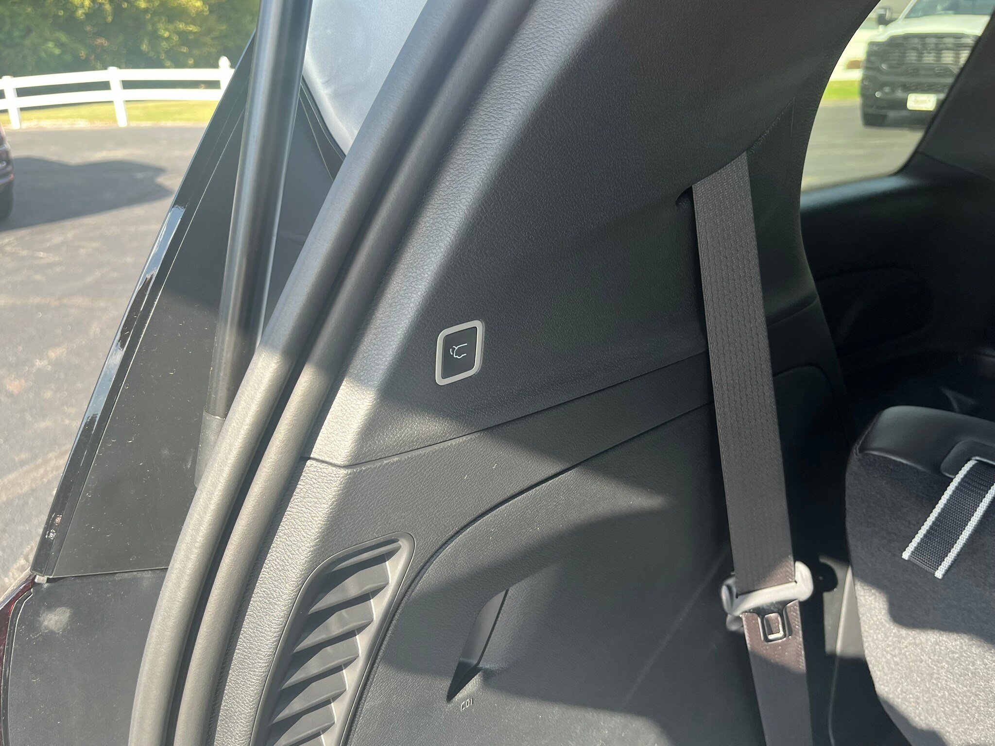 2026 Chrysler Pacifica Select - Photo 22