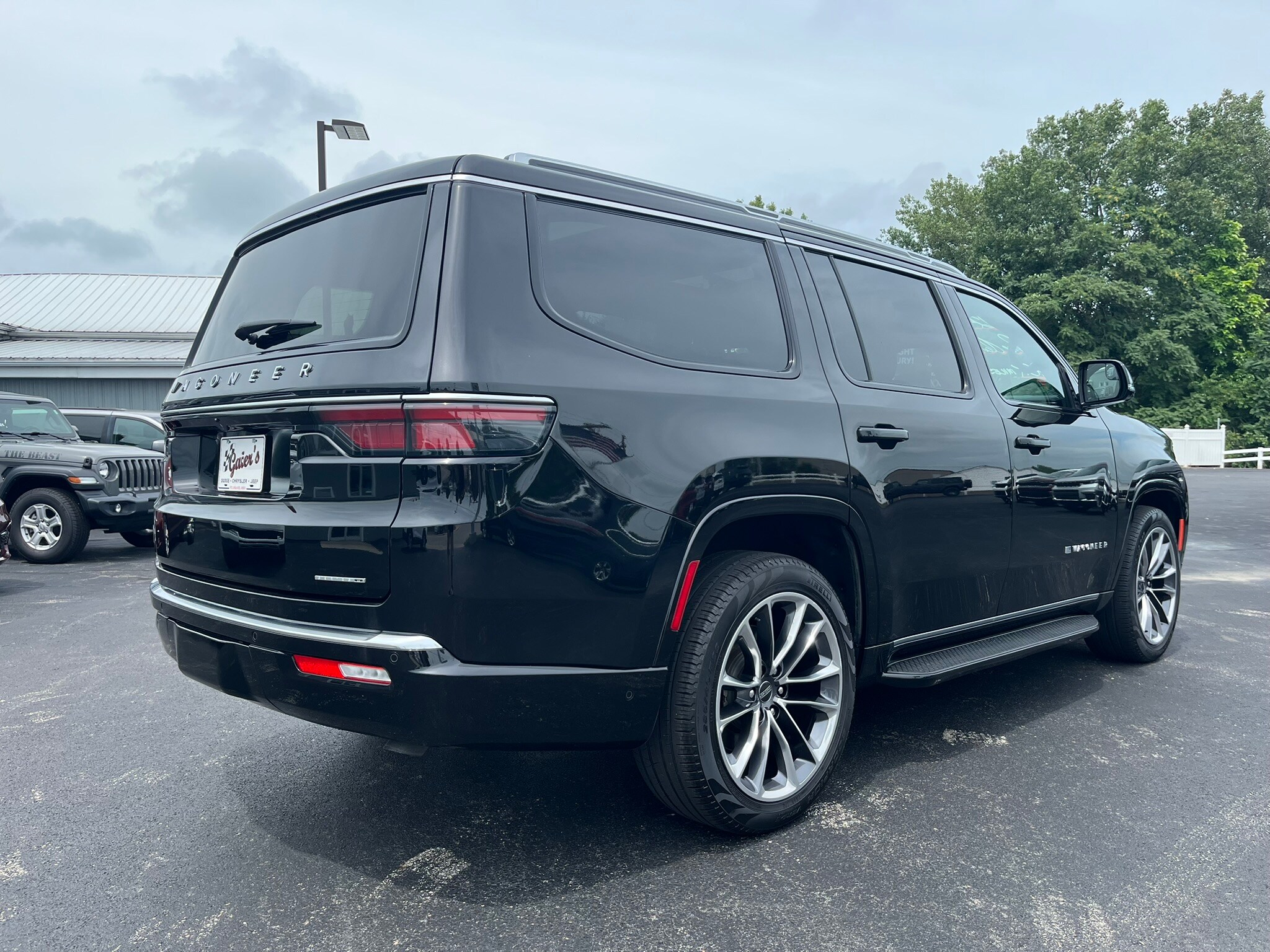 2024 Jeep Wagoneer Series II photo 3