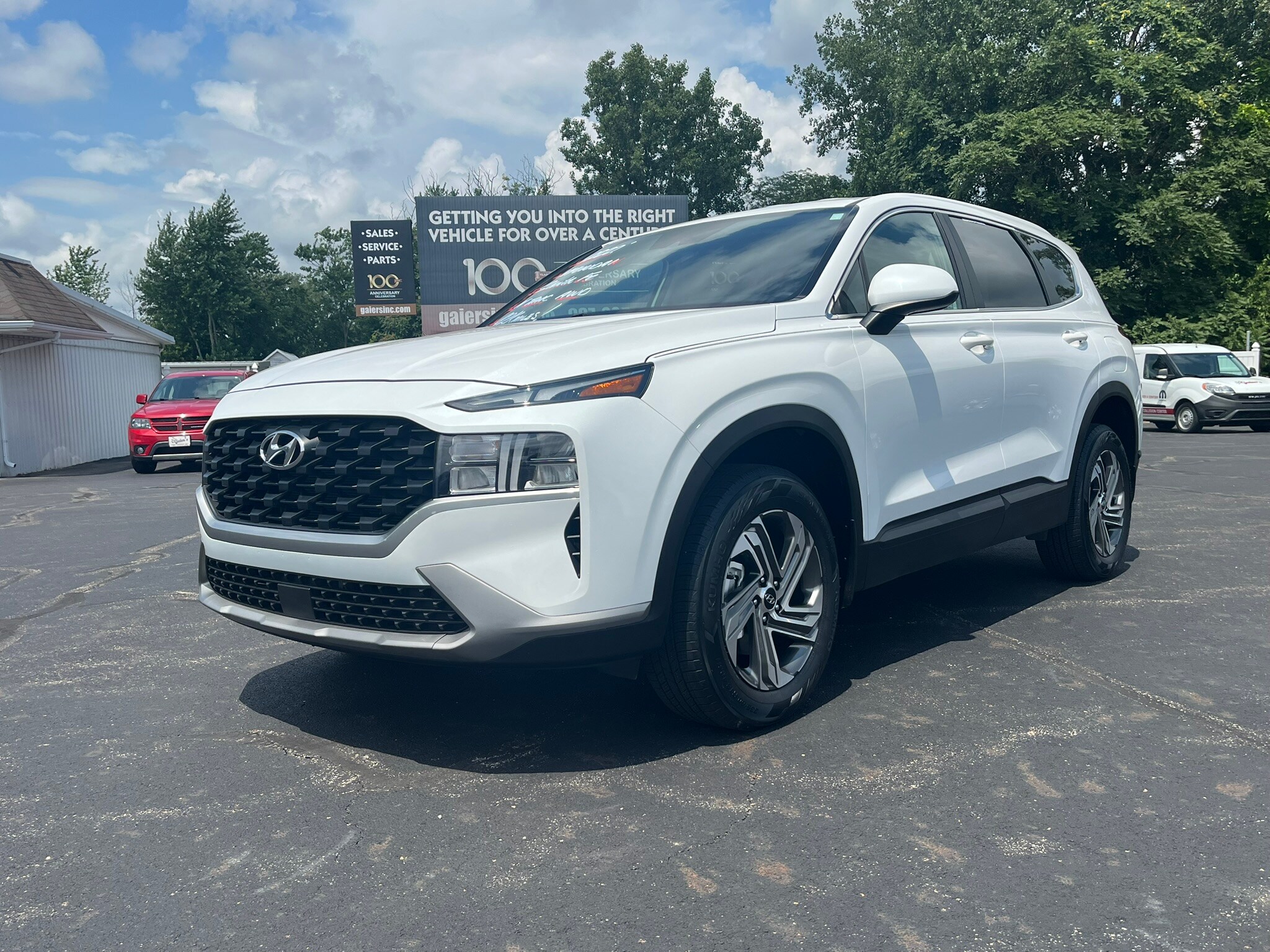 2022 Hyundai Santa Fe SE photo 2