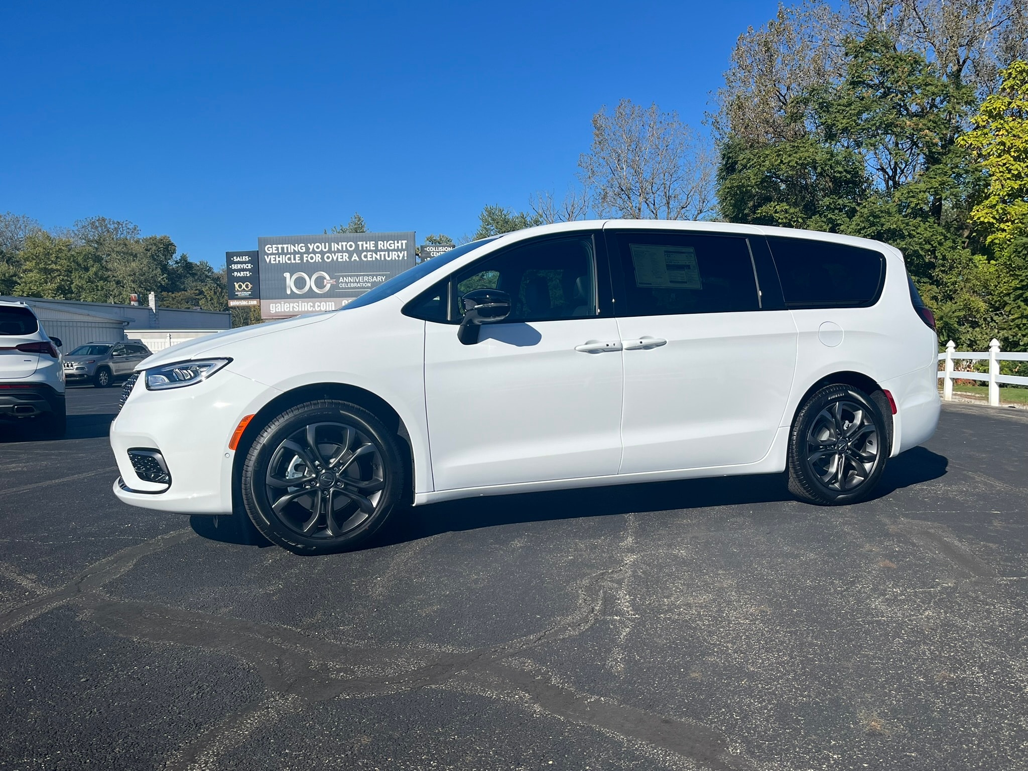 2026 Chrysler Pacifica Select - Photo 6