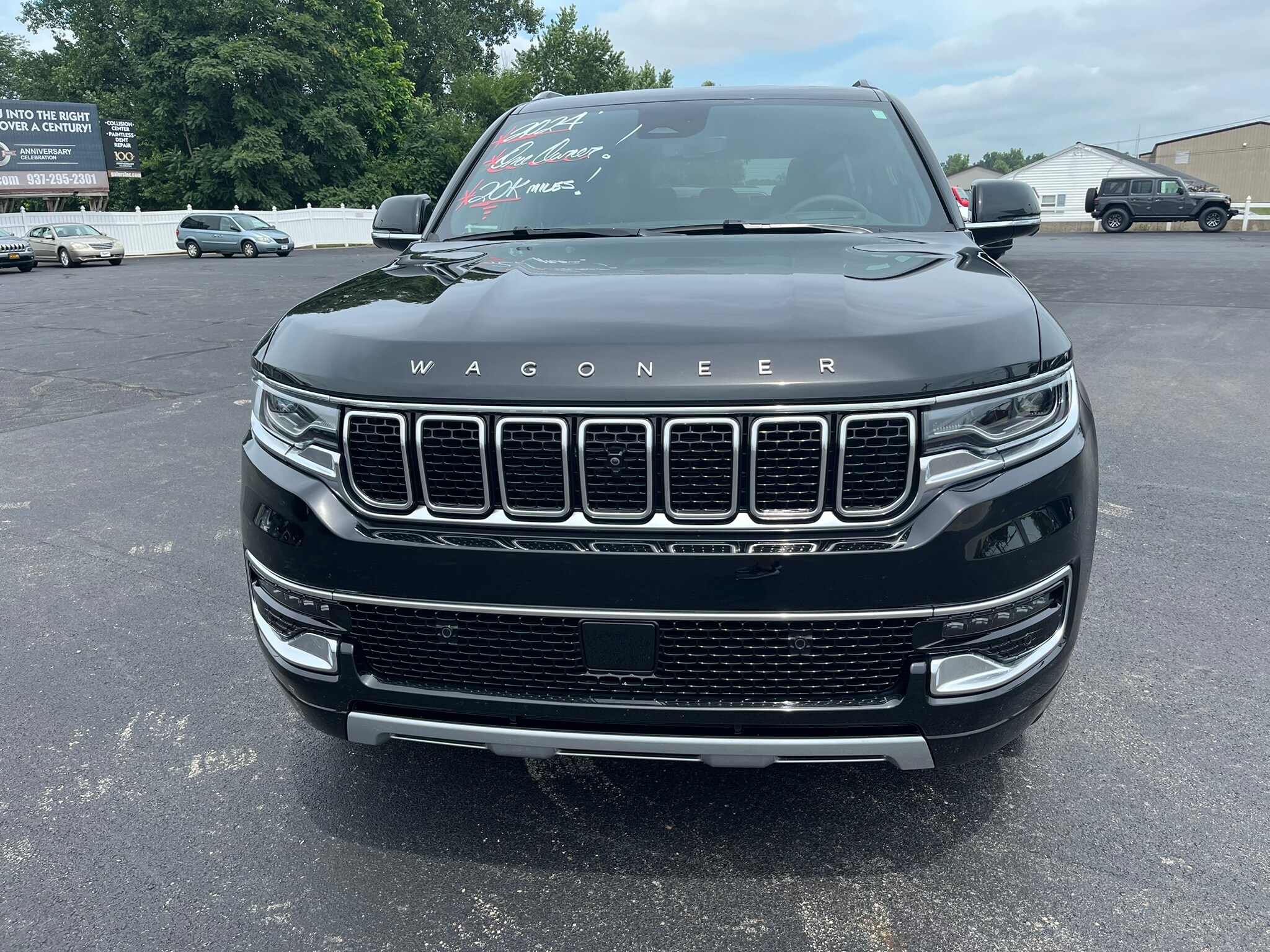 2024 Jeep Wagoneer Series II photo 2