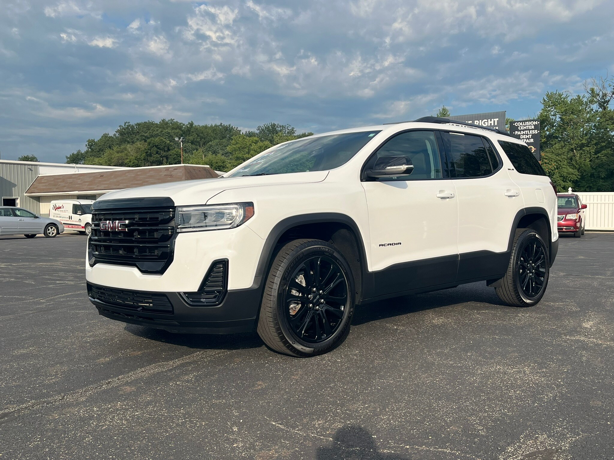 2023 Gmc Acadia SLE photo 2