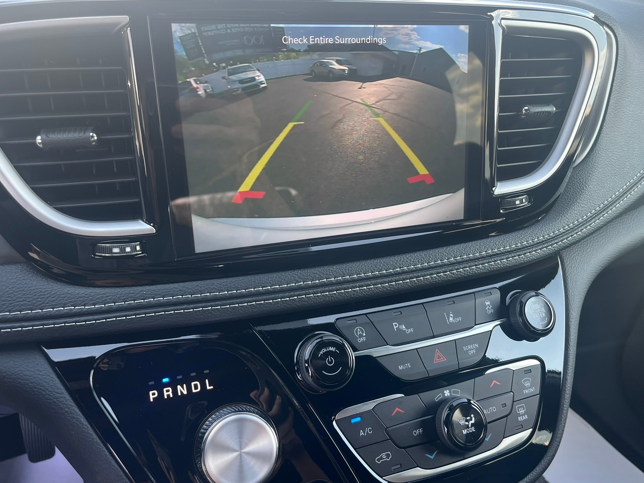 2026 Chrysler Pacifica Select - Photo 18