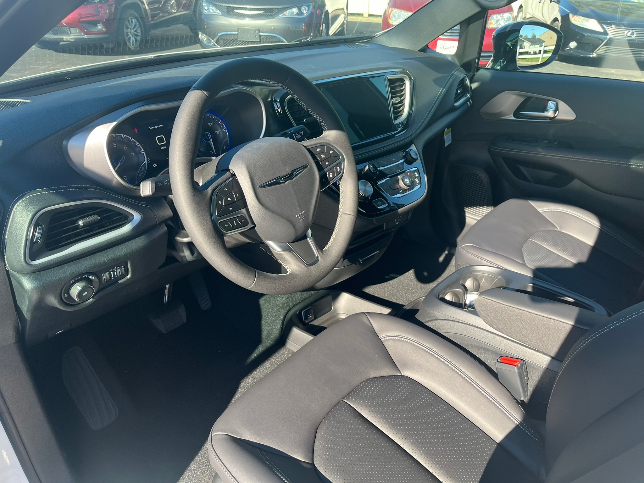 2026 Chrysler Pacifica Select - Photo 12