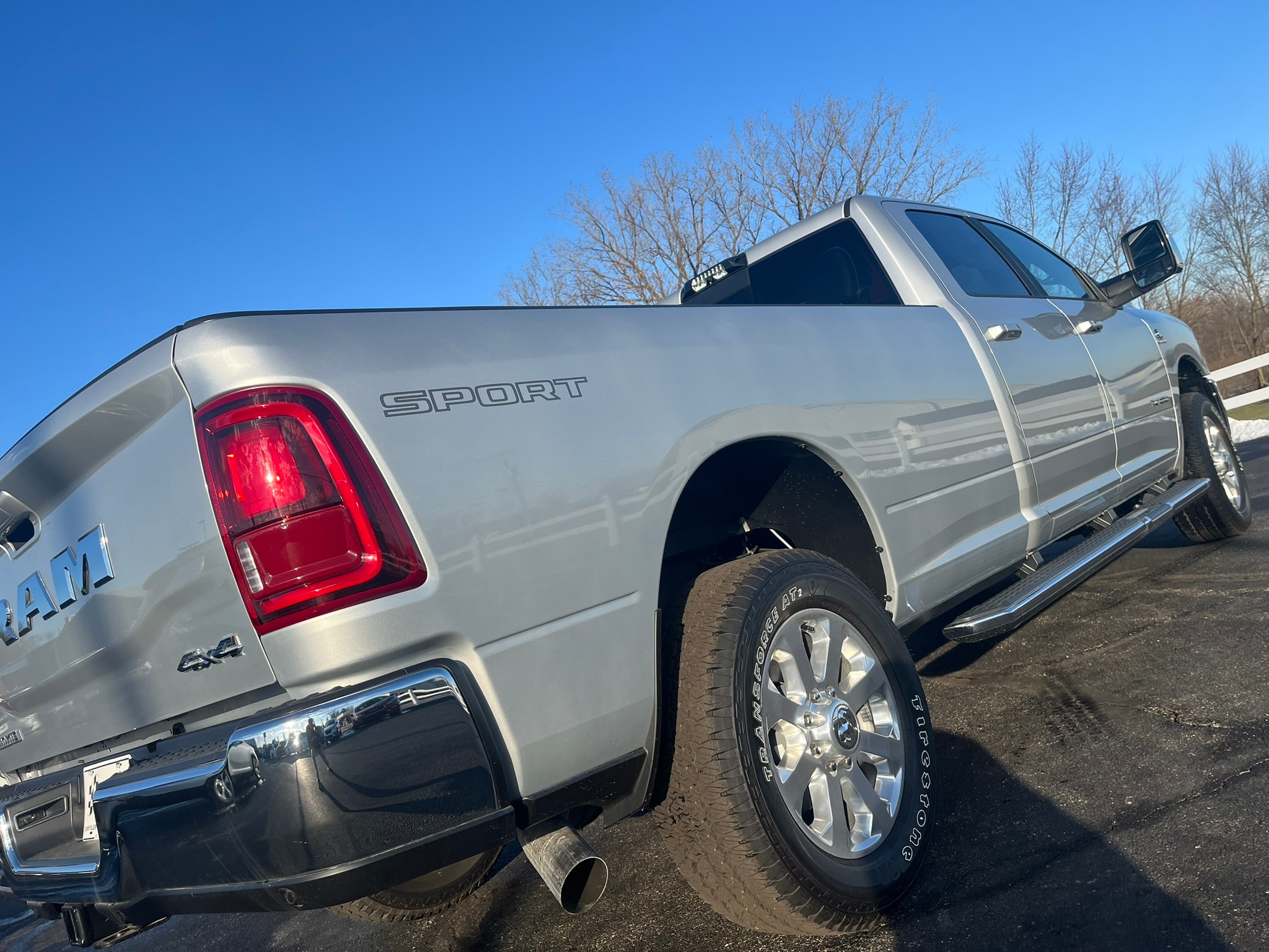 2026 RAM 3500 Laramie - Photo 10