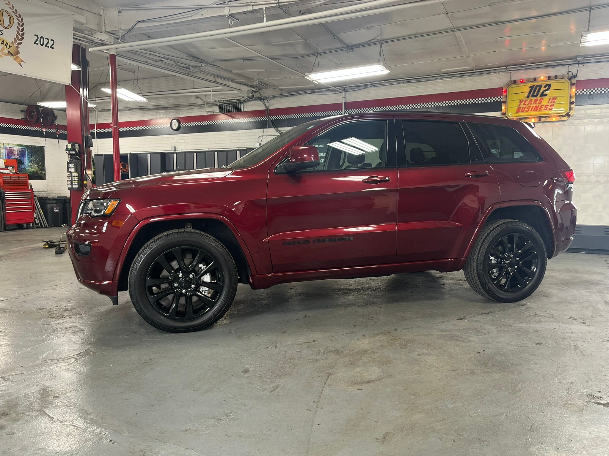 2021 Jeep Grand Cherokee Laredo photo 4