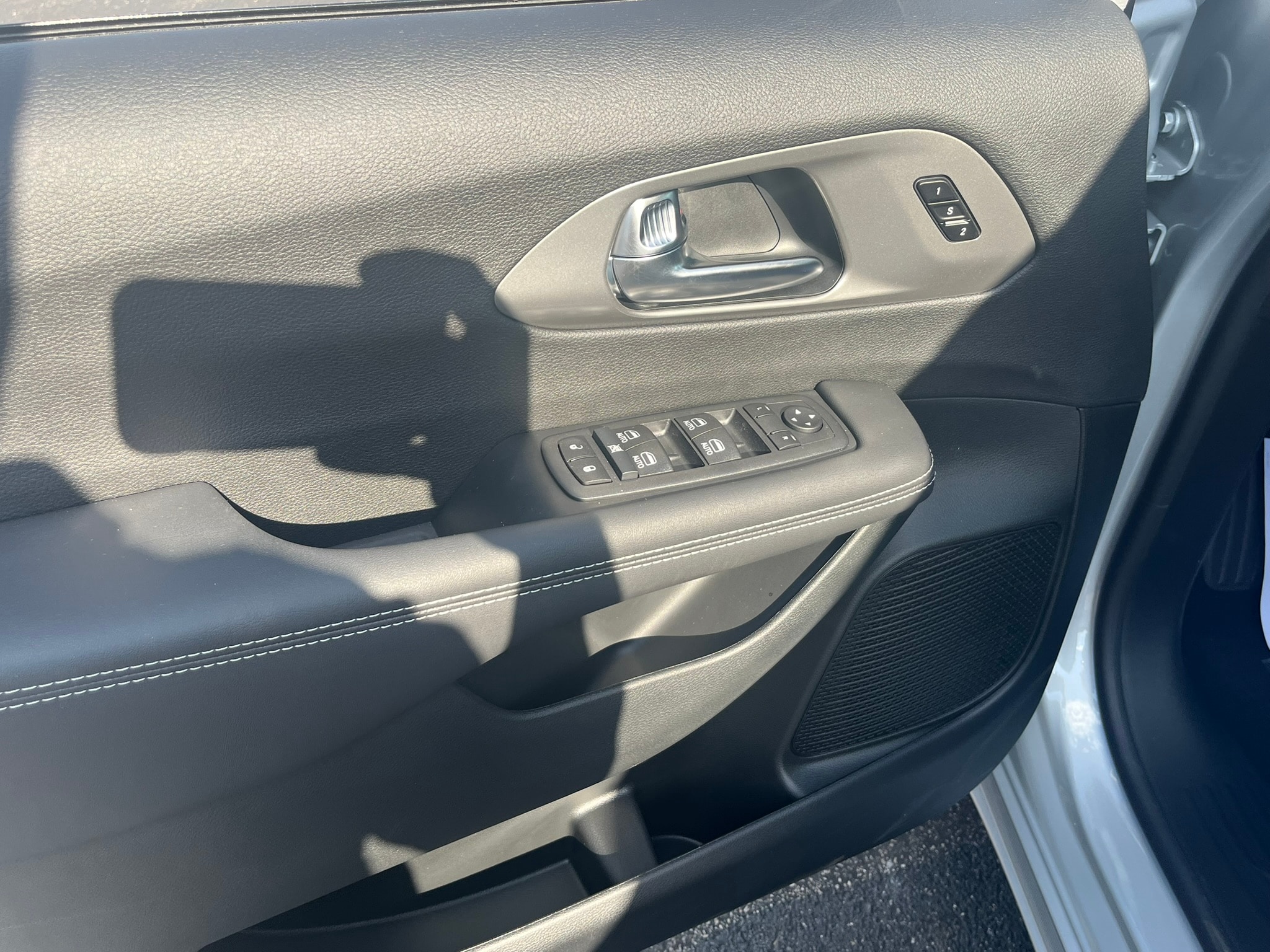 2026 Chrysler Pacifica Select - Photo 13